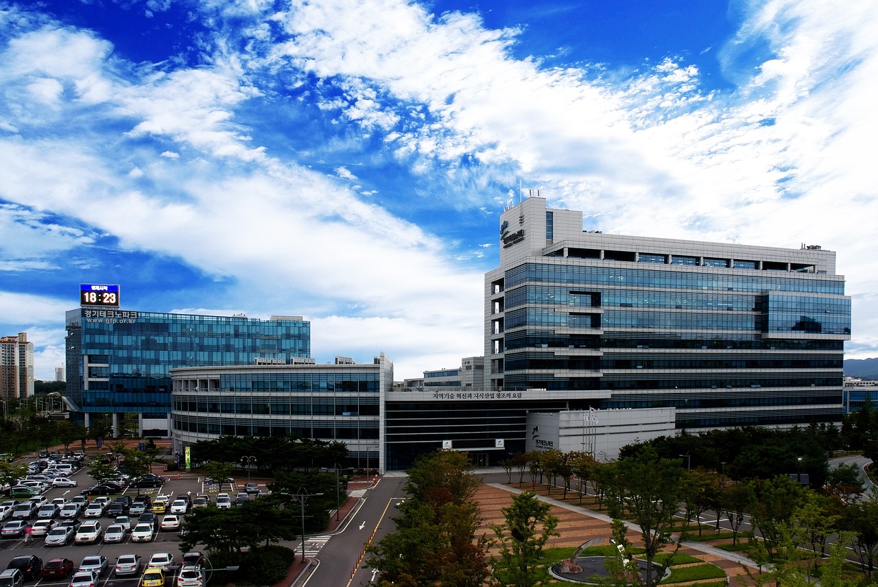 最新建筑材料與創(chuàng)新突破，現代建筑領域的新潮流