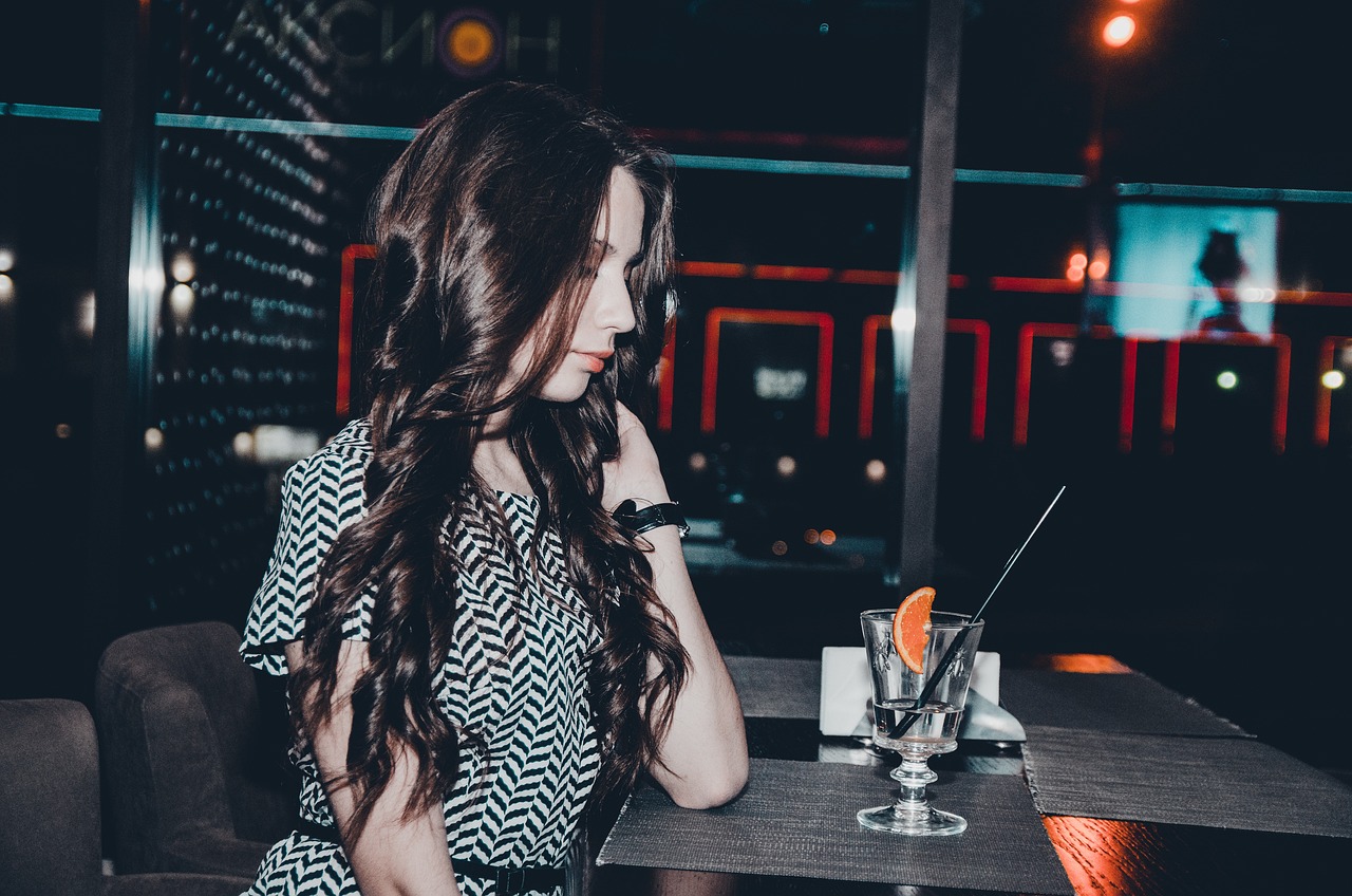 權(quán)力與欲望的交織，強(qiáng)吃的女主任最新章節(jié)