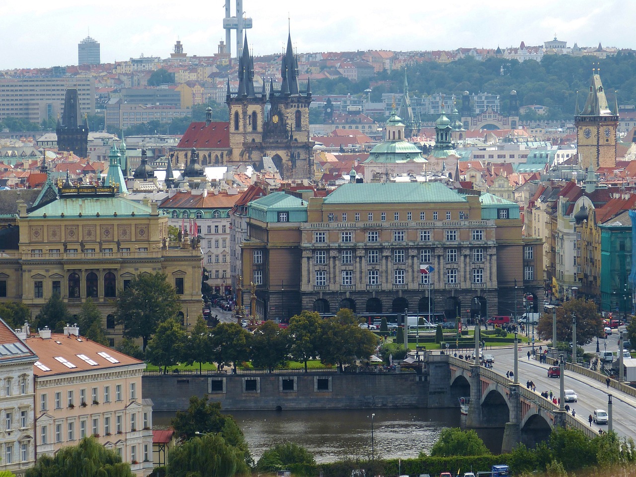 鄭州四個中心最新動態(tài)，城市發(fā)展的脈搏與未來展望展望