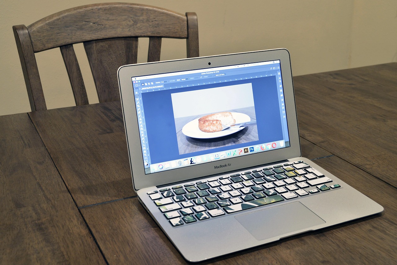 聯(lián)想最新款筆記本2017，技術(shù)與設(shè)計(jì)的完美融合亮相市場(chǎng)