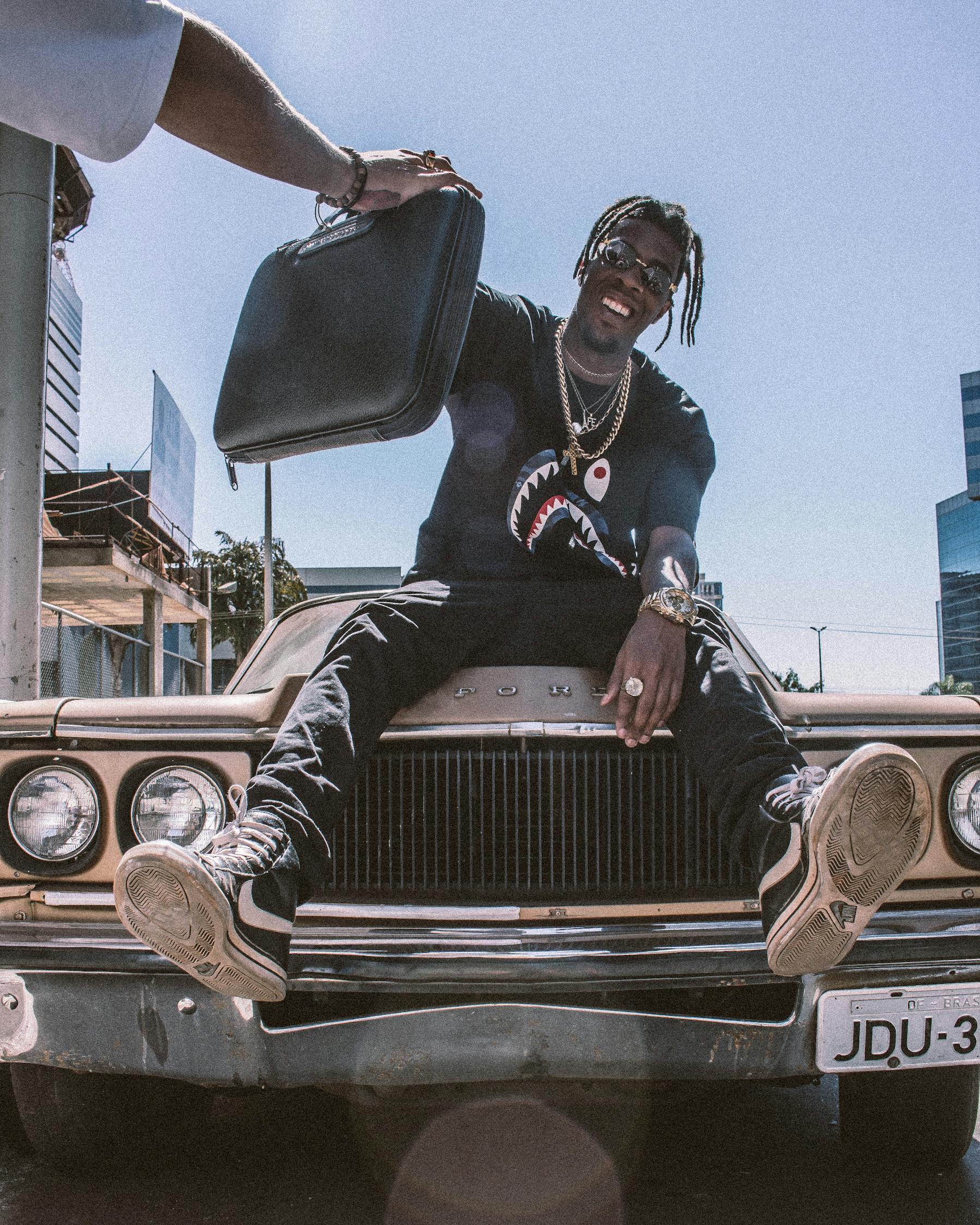 探索時尚潮流與個人風(fēng)格的完美結(jié)合，2016年QQ頭像男生最新版