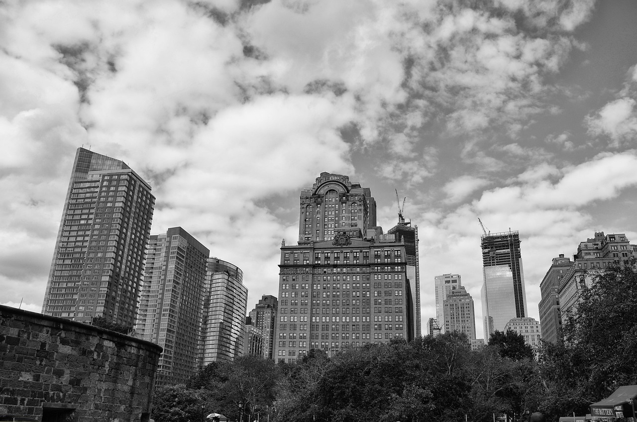 中國深度財(cái)經(jīng)最新一期，深度解讀中國經(jīng)濟(jì)脈絡(luò)