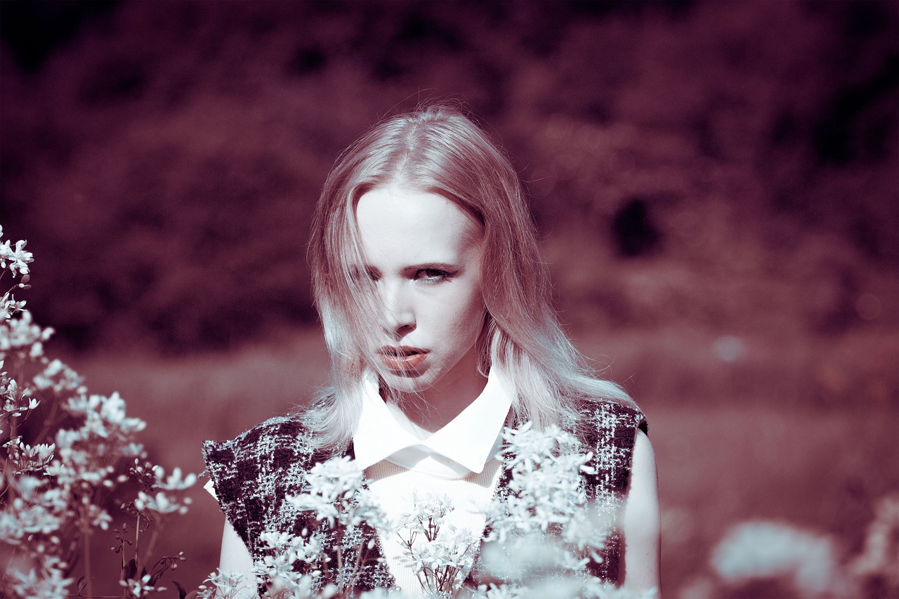 趙薇最新圖片，展現(xiàn)多元魅力的光影之星風(fēng)采