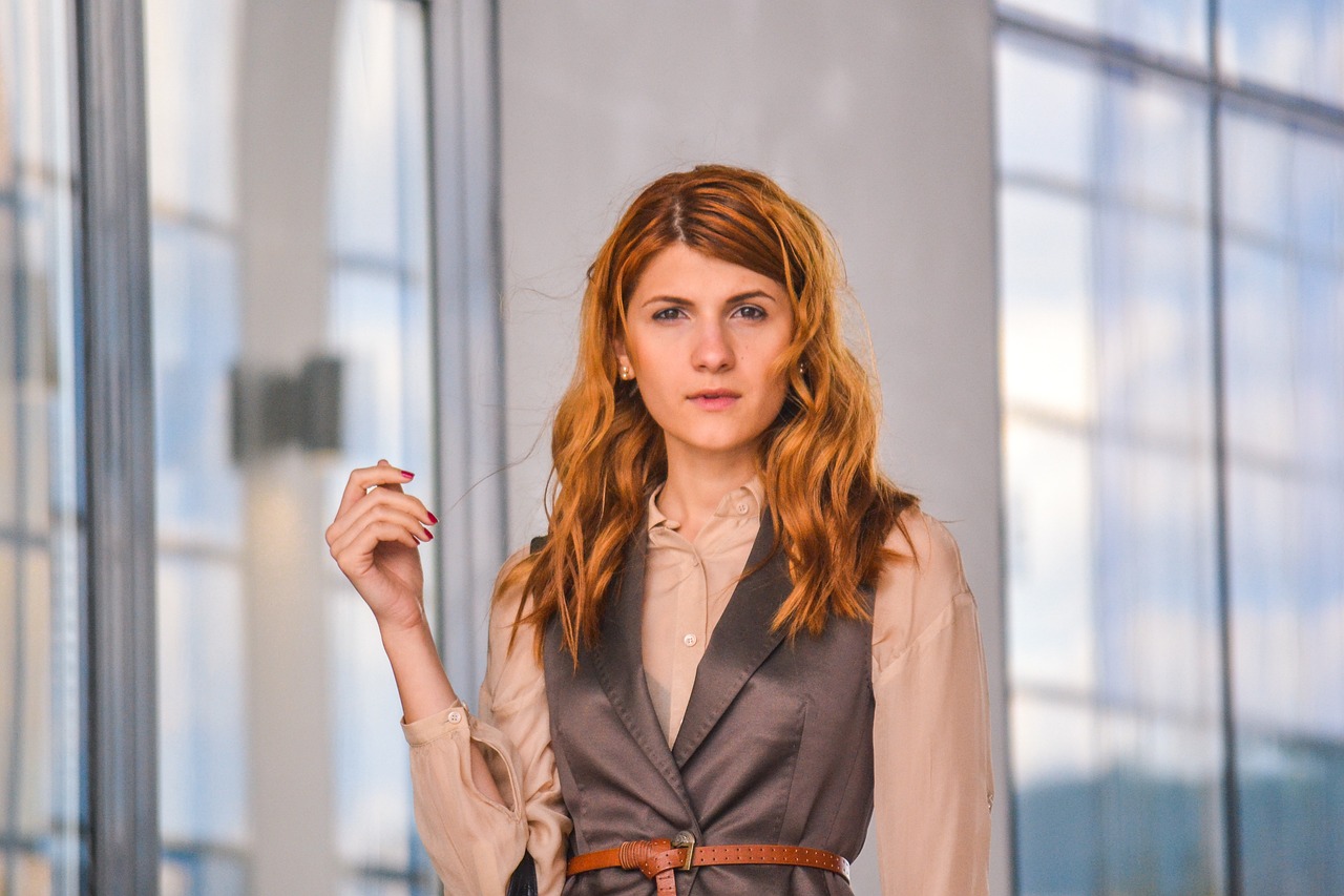 最新鎖骨發(fā)流行趨勢(shì)及造型技巧全解析